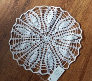 Serwetka ręcznie robiona na szydełku 