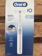 Szczoteczka rotacyjna ORAL-B iO2 Simply Clean biała