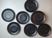 Czarne spodki do filiżanek – zestaw 12 sztuk, minimalistyczny design 16 cm