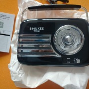 Radio w stylu retro, vintage. Smukee.