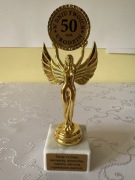 Statuetka Wiktoria 50 Urodziny Prezent Jubileusz Figurka Złota Marmurowa Po
