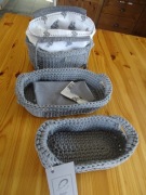 Komplet koszyczków na stół.