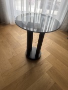 Stoilik szklany z metalową podstawą 