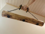 Żyrandol nietypowy z belki , oświetlenie, drzewo z odzysku. Ręczna robota