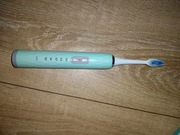 Nowa szczoteczka elektryczna plus 4 końcówki