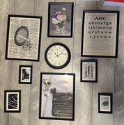 Zestaw 8 czarnych ramek IKEA KNOPPÄNG