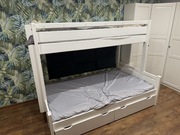 Łóżko piętrowe – białe, z szufladami