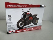 Maisto Assembly Line 1:12 - Ducati Diavel 2011 model do złożenia