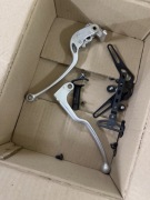 Oryginalne klamki lewa i prawa Yamaha mt09 rocznik 2023