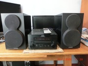 Wieża Yamacha CRX-550 z kolumnami i pilotem.