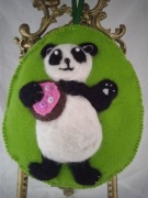 ZAWIESZKA "PANDA Z PĄCZKIEM" FILC HAND MADE
