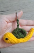 Breloczek na szydełku ślimak na szydełku