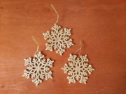 Złote zawieszki bombki choinkowe - płatki śniegu / śnieżynki (3 sztuki)