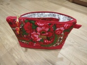 Kosmetyczka, print góralski, łączenie z czerwonym sztruksem 