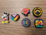 Przypinki Crocs Jibbitz Charms Love is Love + Miki Mouse