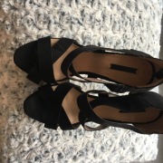 Czarne szpilki firmy Pull&Bear