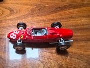 Model Ferrari 156 F1 1961 metal 1:35