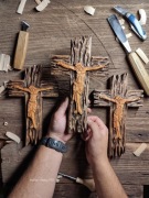 Krzyż Jezus Chrystus drewno rzeźba ozdoba prezent rękodzieło  