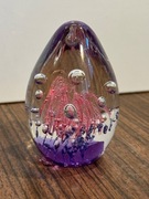 Śliczna szklana ozdoba przycisk do papieru