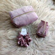 Zestaw kosmetyczek + gumka w stylu scrunchie