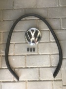 uszczelka podszybia+klamry logo VW 14cm