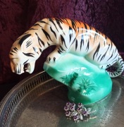 Piękna figurka porcelanowa tygrys na skale Wawel Wałbrzych PRL vintage 