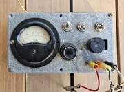 Przyrząd do pomiaru tranzystorów