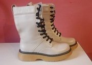 Nowe beżowe botki / glany na platformie Salinyang – r. 39