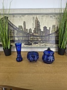 Elegancki zestaw szkła kobaltowego – wazon, cukiernica z pokrywką, miseczka