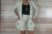 Komplet Marynarka Spodnie krótkie  w Kratę kremowe