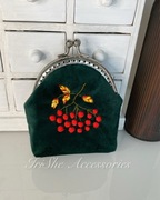 Portmonetka zielona Jarzębina, haftowana ręcznie, handmade
