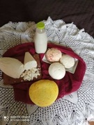 mleko i sery kozie, jajka