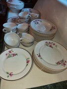 Serwis obiadowy waza, salaterki, talerze,w sumie 39 szt.