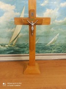 Drewniany krzyż stojący z figurą Chrystusa – Maria Luggau