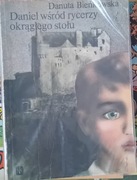 Daniel wśród rycerzy okrągłego stołu