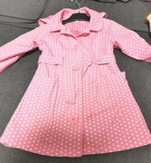 Różowy płaszczyk dziewczęcy w kropeczki 