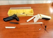 Stary rosyjski przybornik turystyczny  z wędkami podlodowymi.