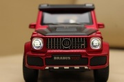 Model samochodu jak Mercedes W463 Brabus G700 1:32 światło dźwięk 