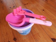 Zestaw do piaskownicy Wiaderko łopatka grabki sitko Dziewczynka