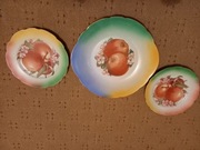 Cmielow - kolorowa patera, jablka i kwiaty + 2 talerzyki w tym samym stylu