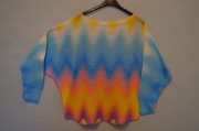Tęczowy sweterek
