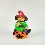 Babeczka na dyni z miotłą lampion , dekoracja , ozdoba , halloween