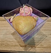 Świeczka sojowa w pojemniku. Świąteczny prezent