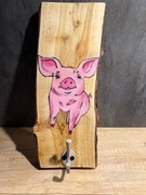 Wieszak świnka  malowana ręcznie na desce 