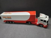 Ciężarówka TIR na baterie