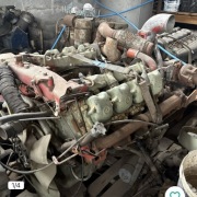 Silnik Mercedes om 402 V8