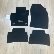 Oryginalne dywaniki welurowe Toyota Corolla Cross - komplet PW210-16000