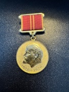 Medal "Za ofiarną pracę - w upamiętnieniu 100 lat urodzin Lenina"