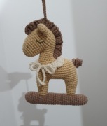 Maskotka handmade szydełko konik – przytulanka, prezent