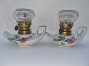 Para lampek olejowych porcelana w róże mosiądz + szklane klosze 